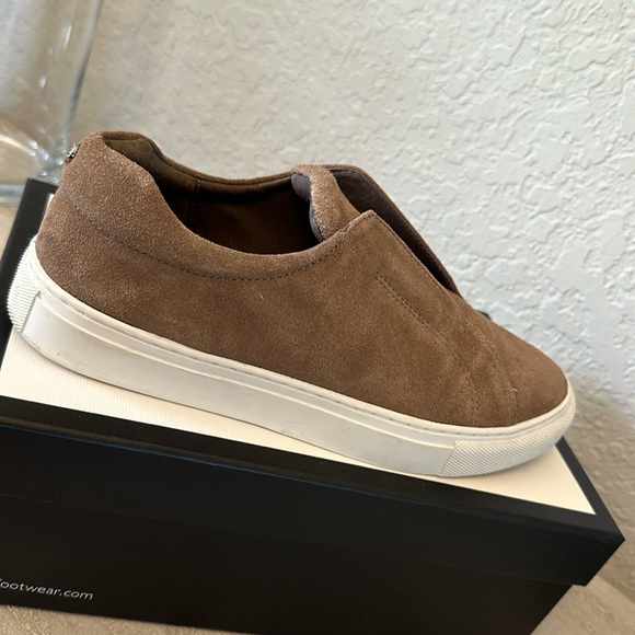 J/SLIDES Taupe Suede Slip-On Luv Sneaker size 9M - Picture 7 of 10